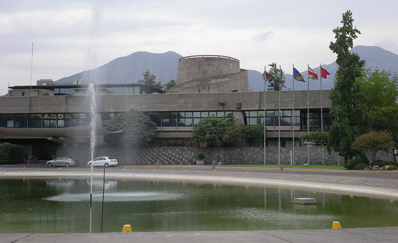 Das Hauptgebäude der Wirtschaftskommission für Lateinamerika und die Karibik der Vereinten Nationen in Santiago de Chile.